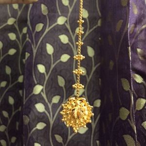 Indian Jewlery- Gold Tikka Headpiece